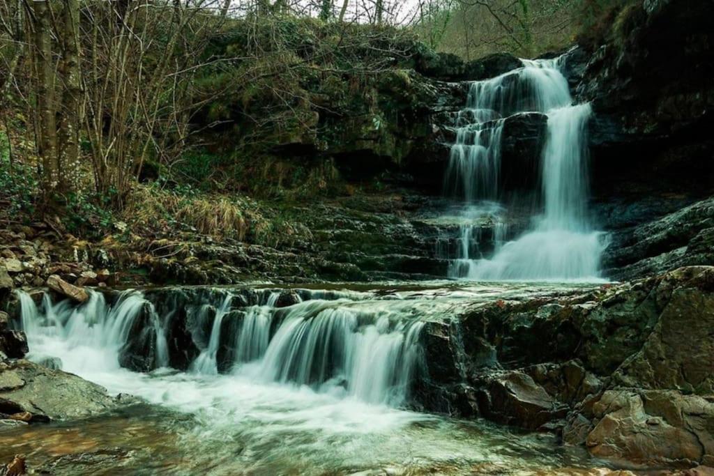 La Casa Del Rio. * La Serna (Cantabria)